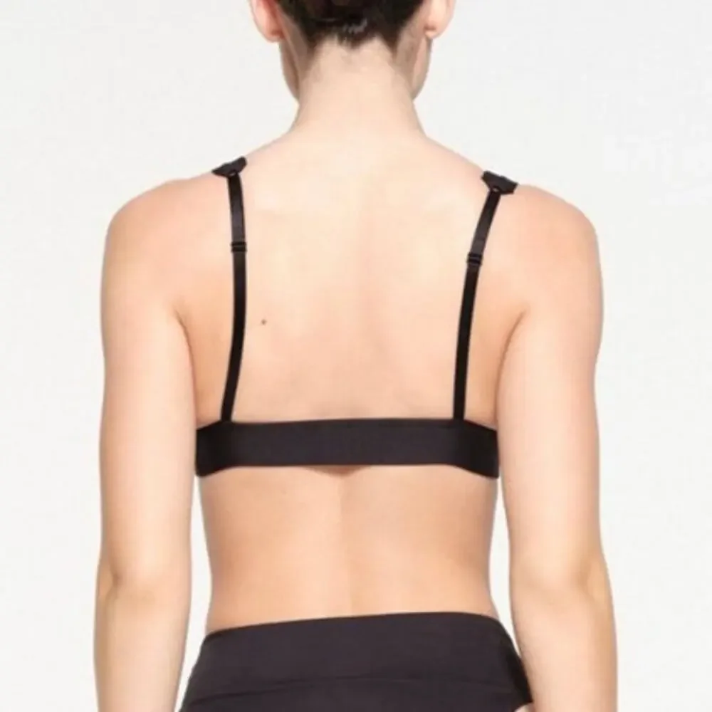 SKIMS Signature Swim Onyx Black Plunge Bikini Top Sz XXS NWT